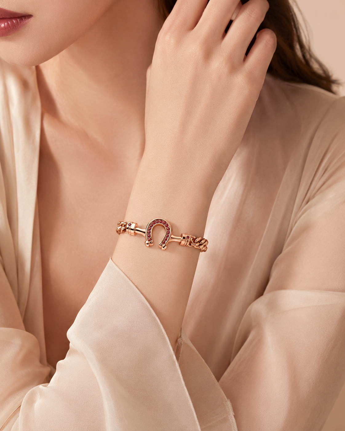 VESPERON NUMEN Rosy Halo Horseshoe Bracelet