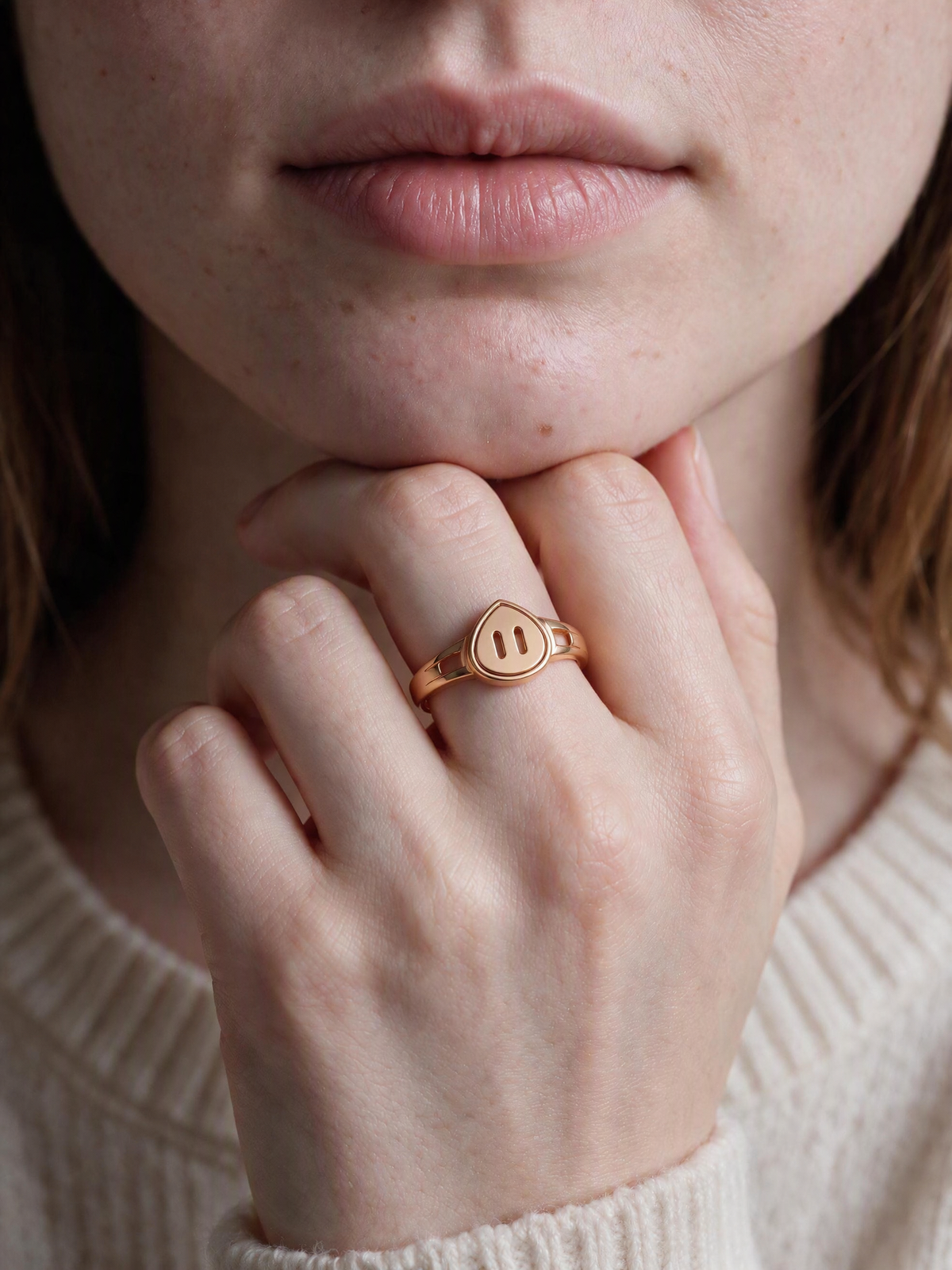 Venustas Gemina Drop Signet Ring