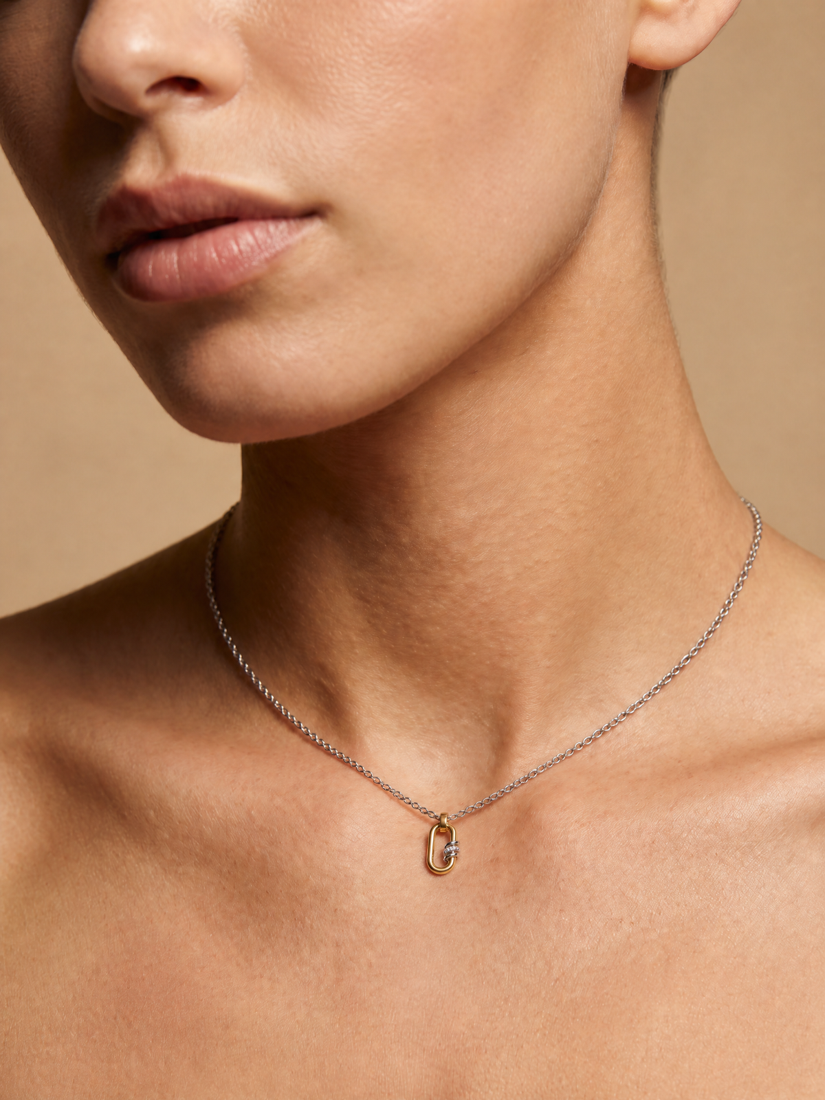 VESPERON NEXUS LUMINA Pendant Necklace