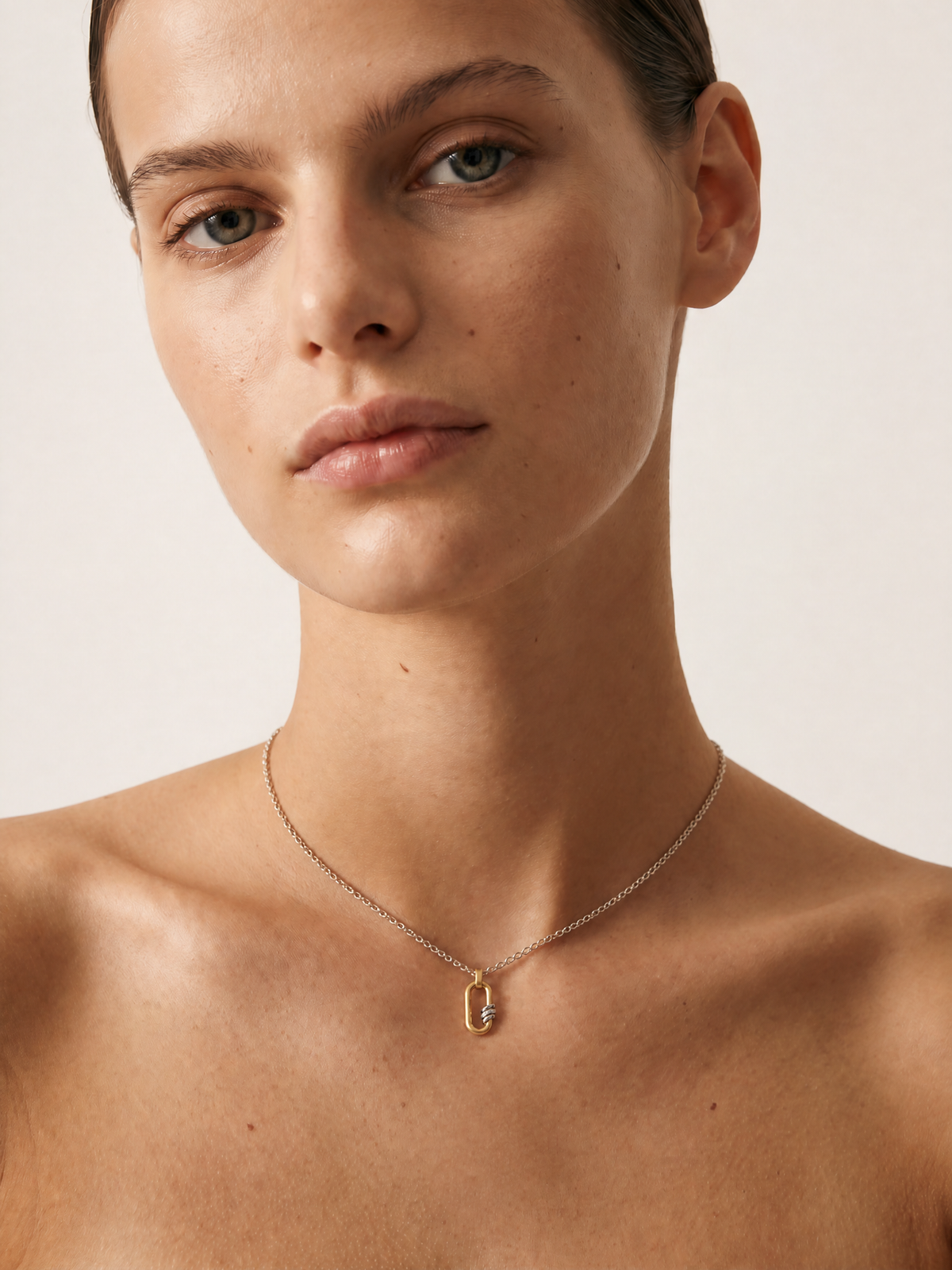VESPERON NEXUS LUMINA Pendant Necklace